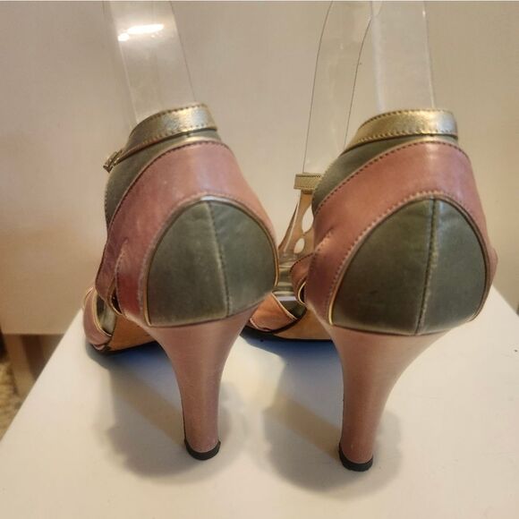 Cole Haan Collection Pale Pink/Seafoam Leather T-Strap Peeptoe Pumps Sz.9 $295 - Picture 9 of 11